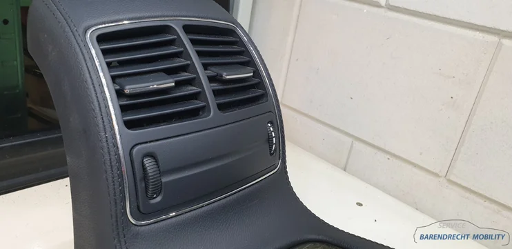 middenconsole-achterzijde-opbergvak-cls-w219-mercedes-2198600030-origineel-gebruikt-2004-2011 — foto 11