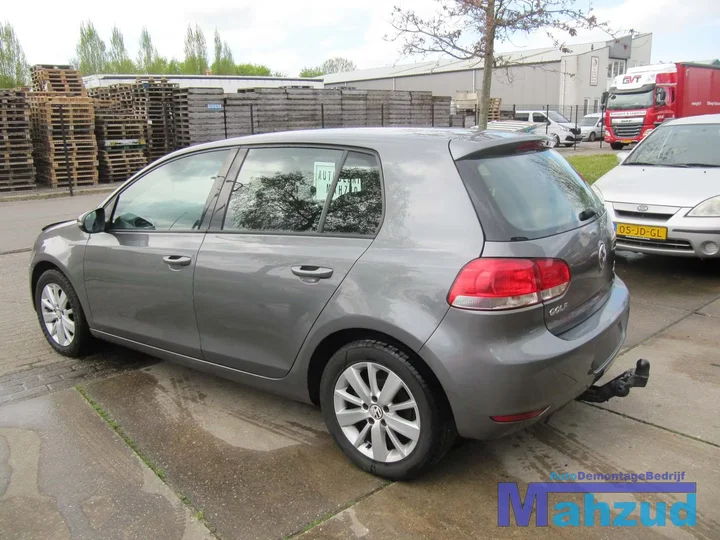 2010-volkswagen-golf-6-16-tdi-demontage-sloop-123 — foto 5
