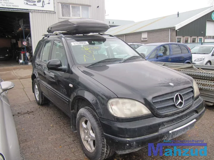 2001-mercedes-ml-320-w163-4x4-demontage-sloop-146 — foto 4