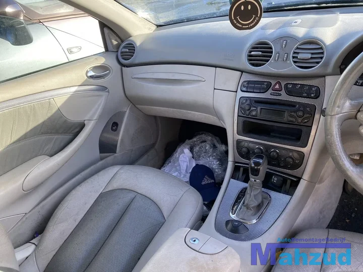 2003-mercedes-clk-w209-cabrio-240-26-v6-18v-blauw-onderdelen — foto 18