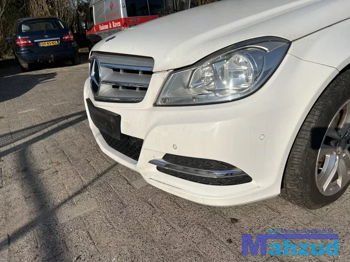 mercedes-c-w204-wit-149-voorbumper-20112014 — foto 3
