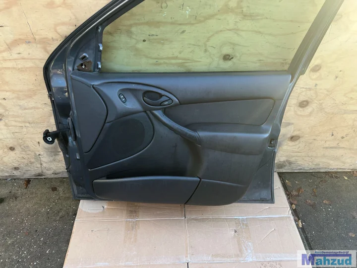 ford-focus-1-grijs-k1-station-rechts-voor-deur-19982004 — foto 3