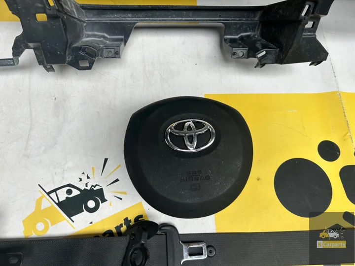 toyota-yaris-iii-3-compleet-airbagset-dashboard-set — foto 2