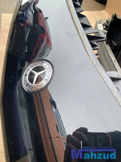 2018-mercedes-cla-w117-facelift-voorkop-voorbumper-zwart — foto 12