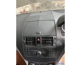 mercedes-c-klasse-w204-inklapbare-groot-scherm-navigatie-radio — foto 4