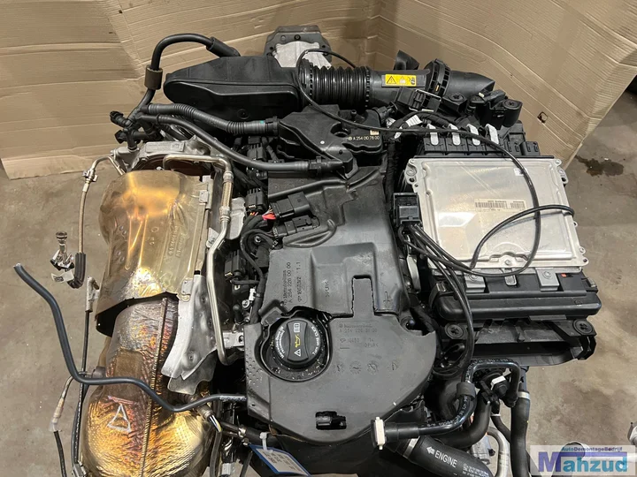 mercedes-c-klasse-w206-c300e-20-hybrid-motor-254920 — foto 3