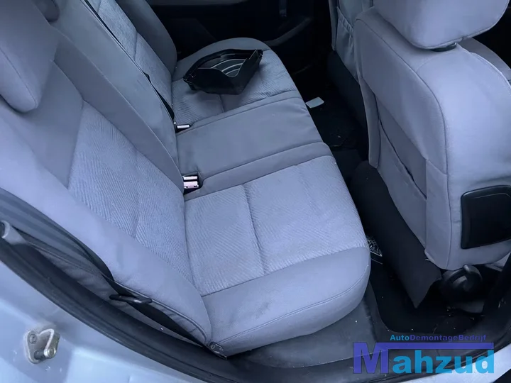 peugeot-307-14-kfw-eycc-zilver-sloop-onderdelen-motor — foto 9