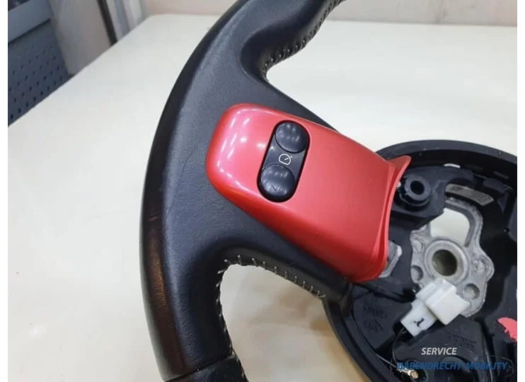 renault-twingo-iii-3-stuur-stuurwiel-leer-leder-zwart-rood-geperforeerd-afgevlakt-stuurwielbediening-multifunctioneel-sport-mfd-34151201e-2014-2015-2016-2017-2018-2019-2020-2021-2023-origineel-nette-staat-gebruikt-barendrecht-mobility-service
