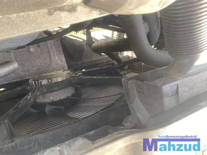 vw-golf-5-16-fsi-voorfront-front-met-koelerpakket-koelerset — foto 5