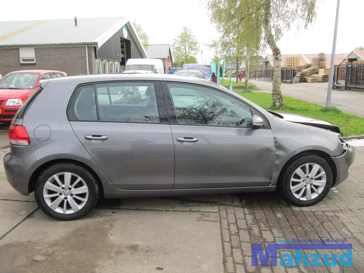 2010-volkswagen-golf-6-16-tdi-demontage-sloop-123 — foto 8