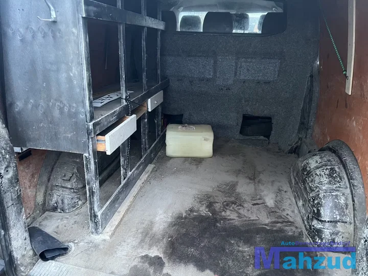 2012-vw-transporter-t5-5-25-tdi-onderdelen-demontage — foto 35