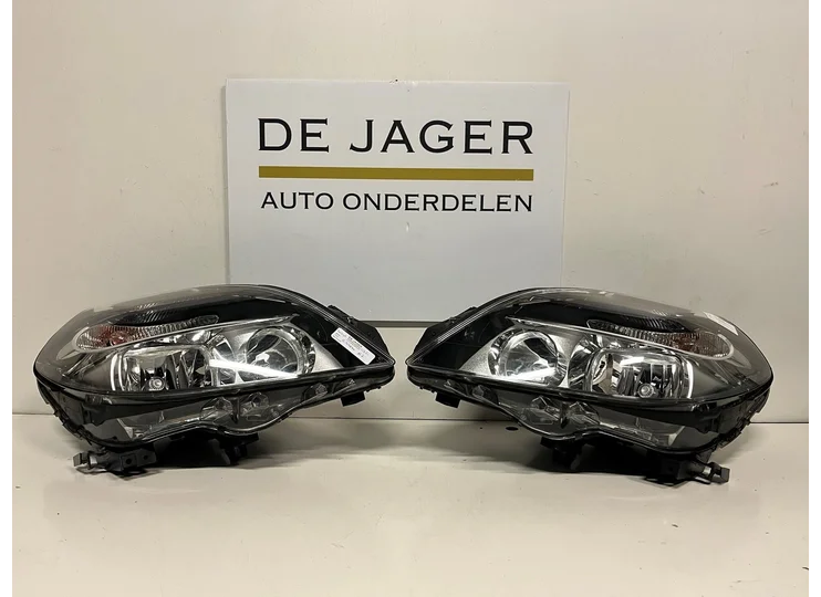 MB B KLASSE KOPLAMPEN SET L + R A2468200261 