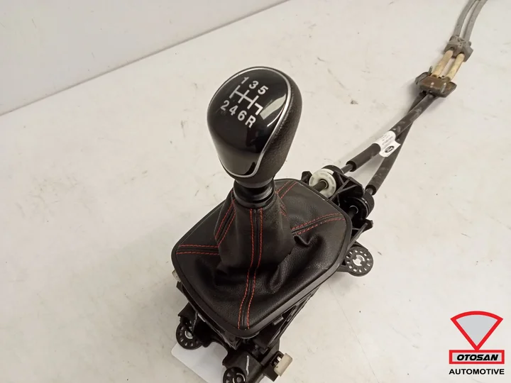 ford-fiesta-mk8-2017-schakelmechanisme-m1br7c453jha — foto 2