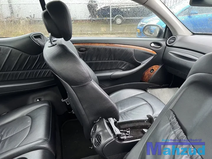 mercedes-clk-w209-coupe-zwart-leer-interieur-20022010 — foto 4