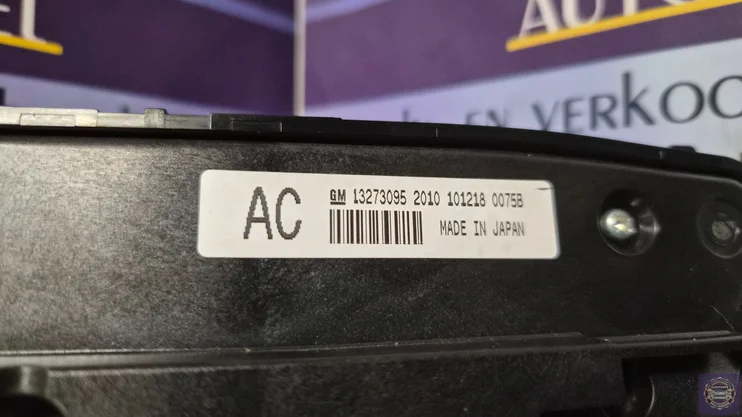 opel-insignia-kachel-bedieningspaneel-132730952010 — foto 4
