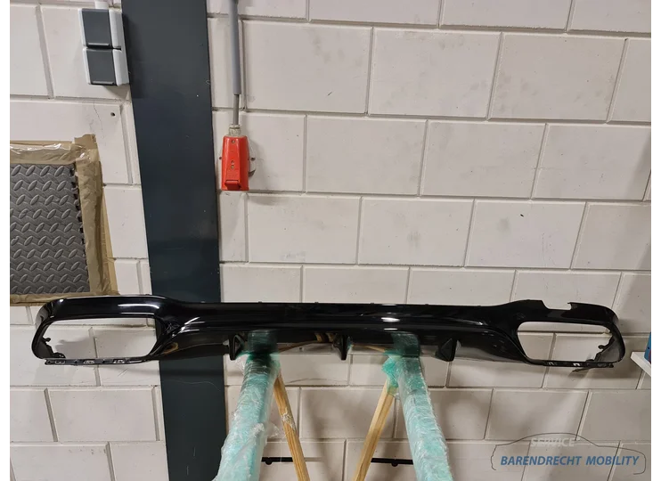 Diffuser achterbumper Mercedes W213 AMG 63S E Klasse sedan A2138852401 zwart origineel gebruikt
