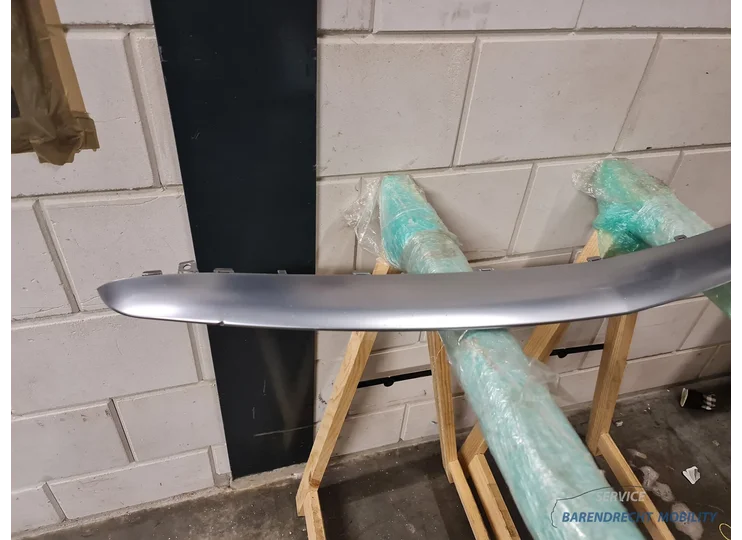 mercedes-w213-amg-63s-e-klasse-sedan-voorbumper-lip-voorbumper-voor-bumper-spoiler-beschermstrip-beschermlijst-a2138853800-zilver-grijs-origineel-goede-staat-gebruikt-2006-2007-2008-2009-2010-2011-2012-2013-2014-2015-barendrecht-mobility-service