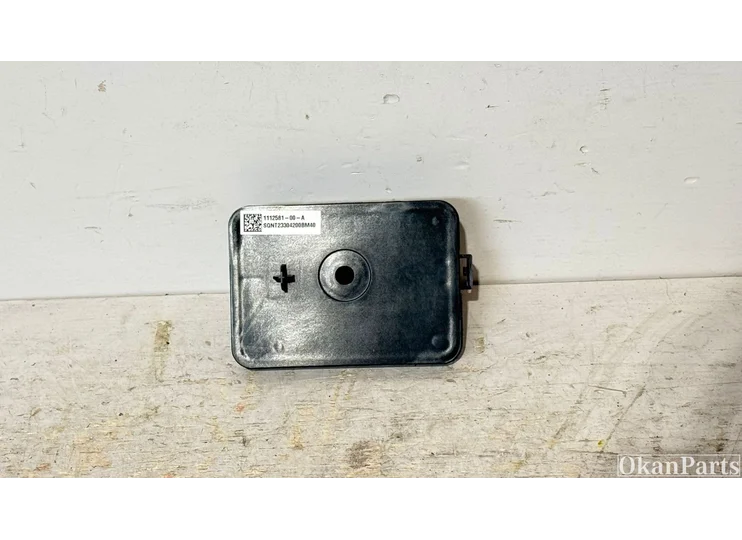 Tesla Model 3 trekhaak module 1112581-00-A 1112284-00-B