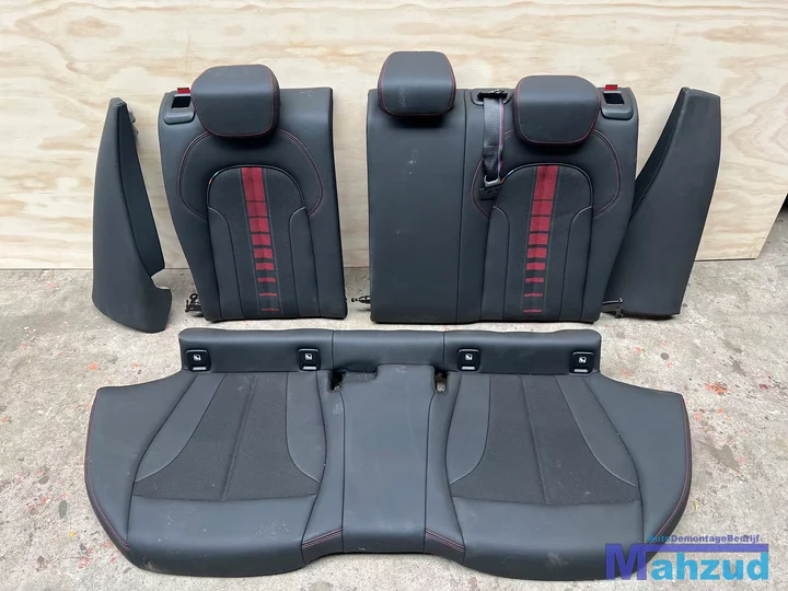 bmw-1-serie-f40-sport-interieur-zwart-leer-2019 — foto 12