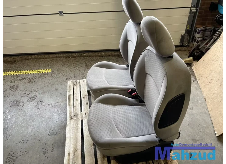 2005-peugeot-206-hatchback-compleet-interieur-beige-5-deurs