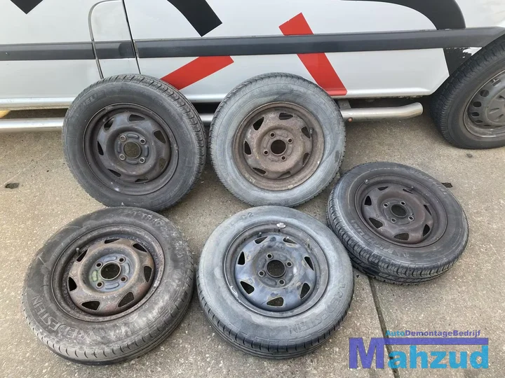 ford-fiesta-4-banden-met-velgen-4x108-13-inch