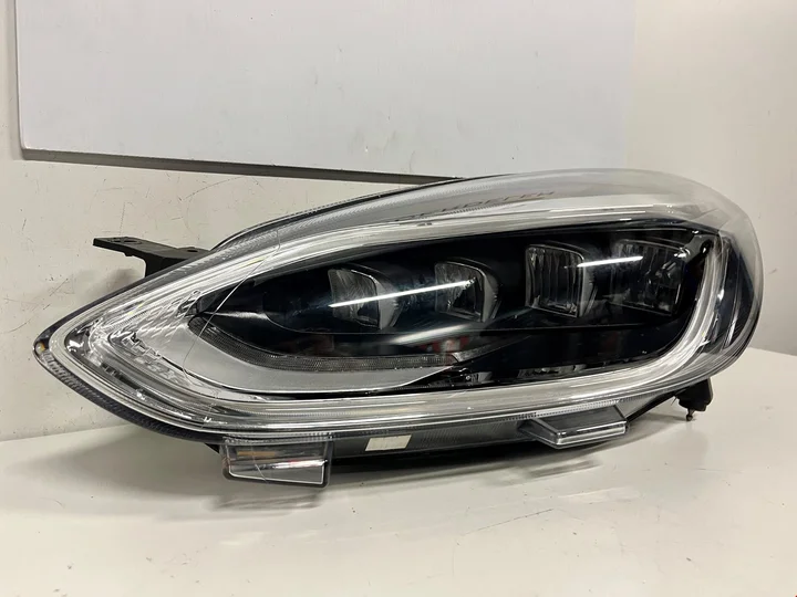 ford-fiesta-mk8-vol-led-koplamp-links-h1bb13e015af — foto 2