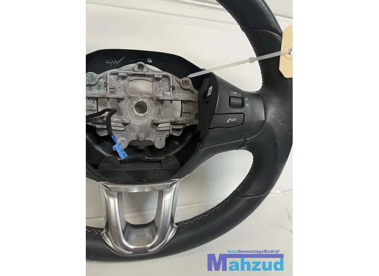 peugeot-208-stuurwiel-stuur-leder-20122019