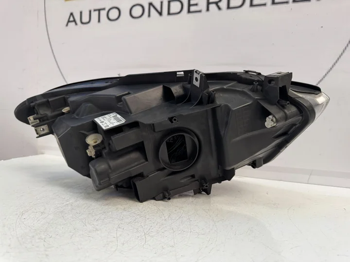 bmw-f20-1-serie-facelift-adaptive-led-koplamp-links-7435781 — foto 8