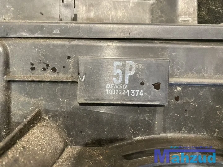 2012-toyota-prius-rood-voorkop-voorfront-20082014 — foto 27