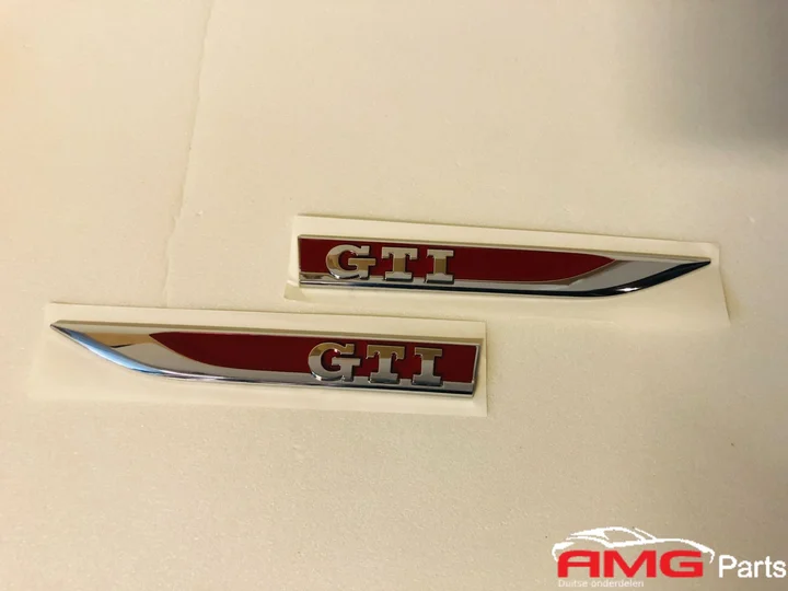 vw-gof-6-7-gti-logo-links-en-recht-5g0853688-5g0853688 — foto 2