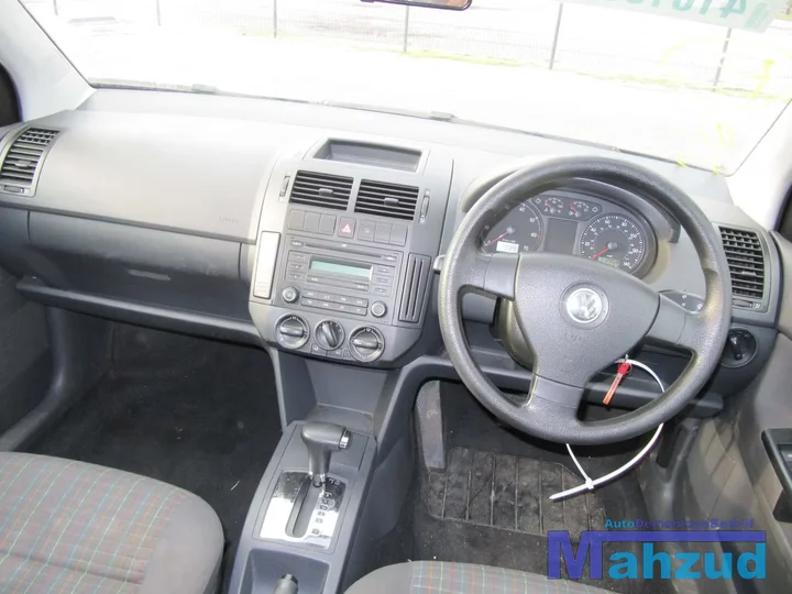 polo-9n2-grijs-interieur-5-deurs-compleet — foto 2