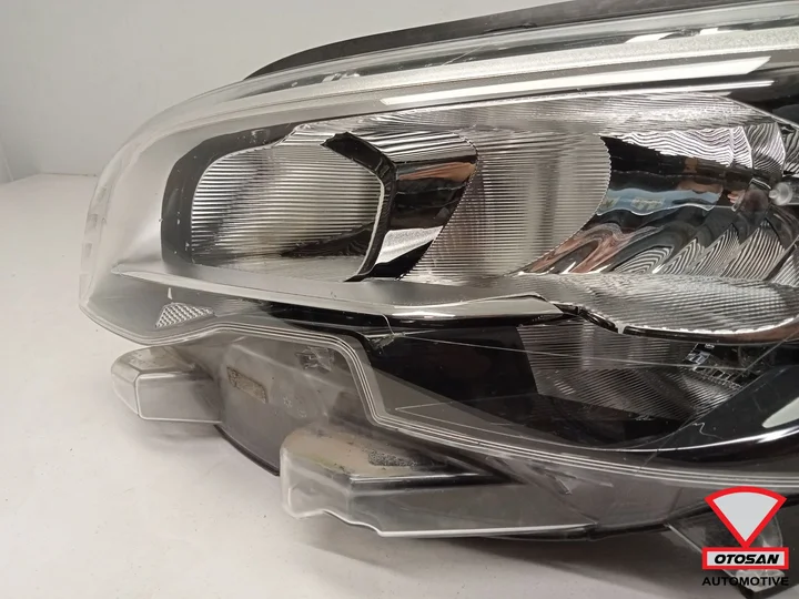 peugeot-expert-2016-koplamp-links-origineel — foto 6
