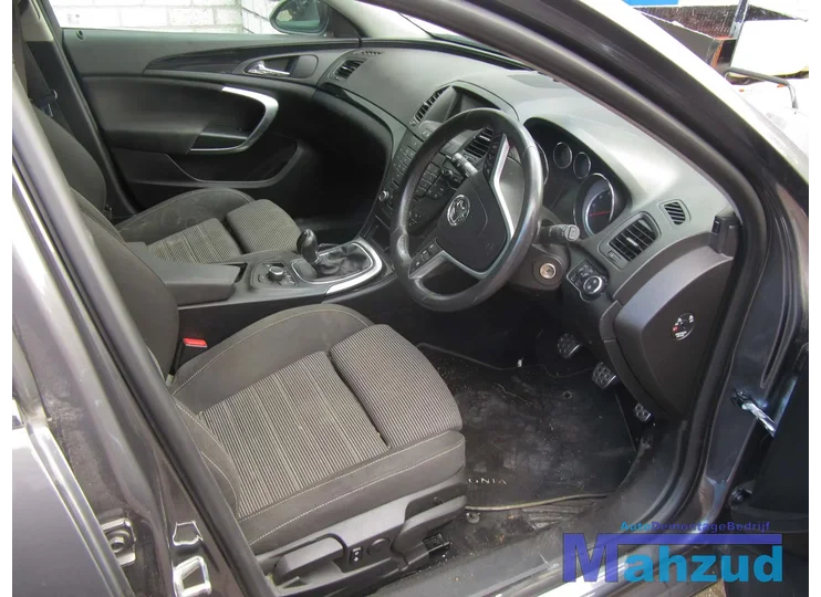 opel-insignia-a-compleet-interieur-stof-zwart-station