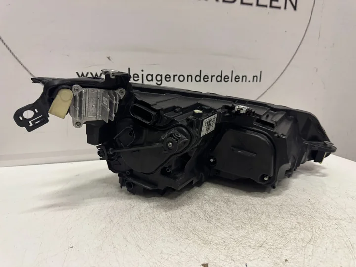 vw-golf-8-iq-light-vol-led-koplamp-links-5h1941035 — foto 6