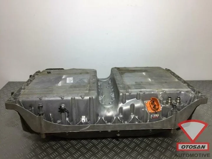 vw-golf-7-gte-a3-e-tron-accubak-accuhouder-5q0915590g