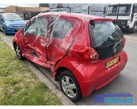 2007-toyota-aygo-10-1krfe-rood-3p0-onderdelen-velgen-motor — foto 4