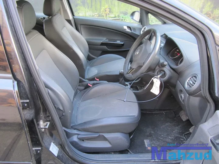 opel-corsa-d-leer-half-leder-interieur-5-deurs-zwart-compleet — foto 2