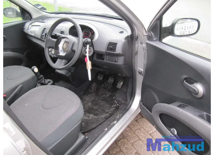 NISSAN MICRA 3 K12 5 deurs compleet interieur