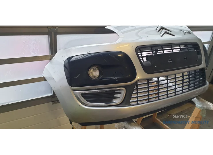citroen-c3-picasso-voorbumper-voor-bumper-zilver-origineel-gebruikt-mistlamp-mistlampen-2009-2010-2011-2012-2013-2014-2015-2016-barendrecht-mobility-service