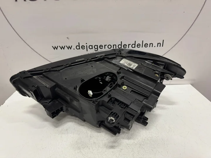 bmw-x1-f48-lci-facelift-vol-led-koplamp-rechts-63115a01172 — foto 4