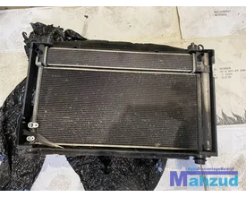 2012-toyota-prius-rood-voorkop-voorfront-20082014 — foto 28