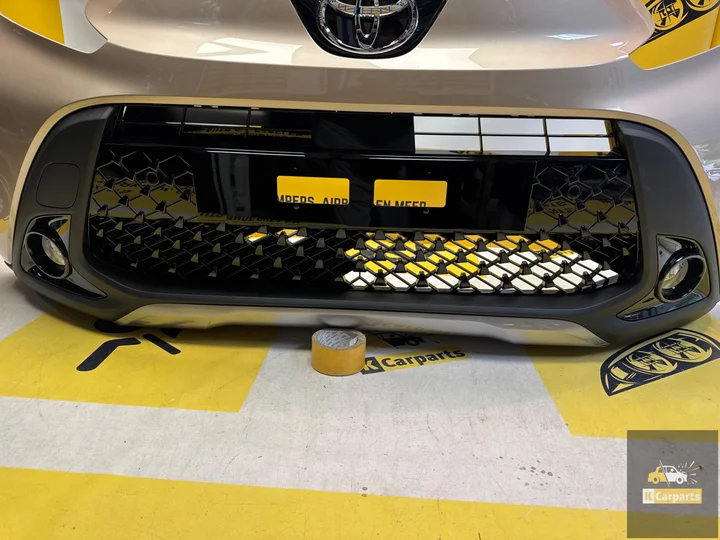 toyota-aygo-x-voorbumper-origineel-52119oh19-pdc-compleet — foto 3