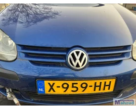 vw-golf-5-blauw-lc5j-grille-2004-2009