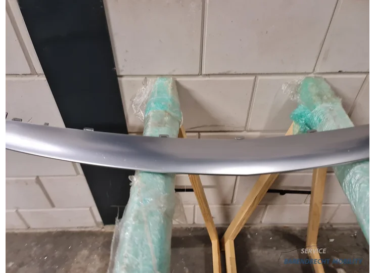 mercedes-w213-amg-63s-e-klasse-sedan-voorbumper-lip-voorbumper-voor-bumper-spoiler-beschermstrip-beschermlijst-a2138853800-zilver-grijs-origineel-goede-staat-gebruikt-2006-2007-2008-2009-2010-2011-2012-2013-2014-2015-barendrecht-mobility-service