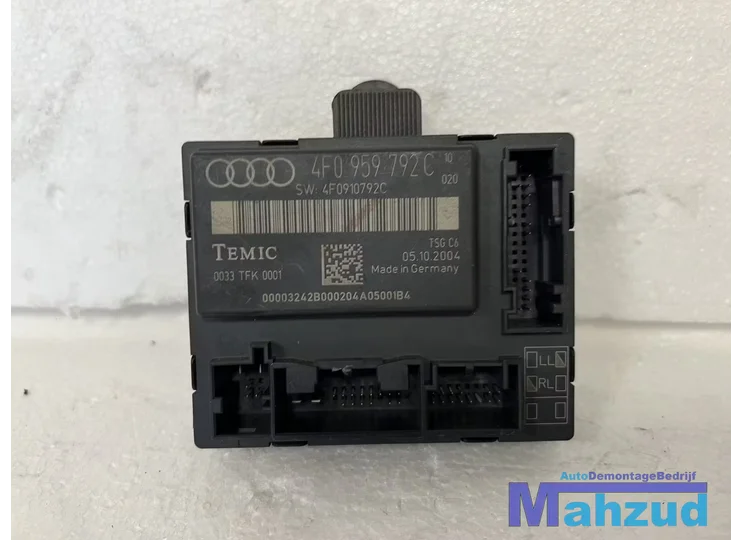 AUDI A6 C6 Rechts Voor deurvergrendelingsmodule 4F0959792C