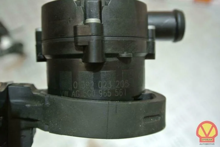 vw-golf-7-polo-6c-beetle-touran-waterpomp-5g0965561 — foto 2