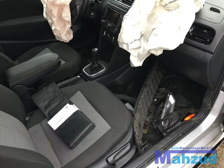 2011-vw-polo-6r-12-tdi-cfw-cfwa-la7w-onderdelen-demontage — foto 24