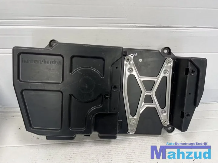 mercedes-a-gla-w176-subwoofer-speaker-a2468200002 — foto 3