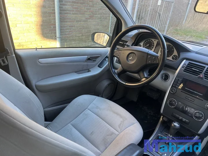 mercedes-b-klasse-w245-20-blauw-375-onderdelen-266960-motor — foto 13
