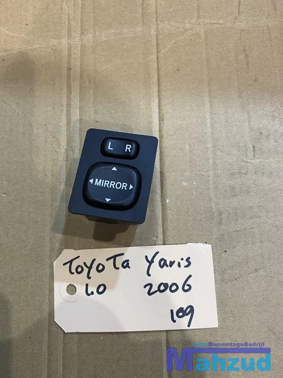 toyota-yaris-p9-spiegelverstelling-schakelaar-183574